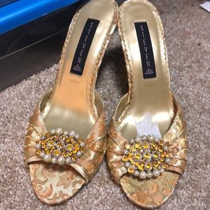 Steve Madden gold toned heels with beading and bag